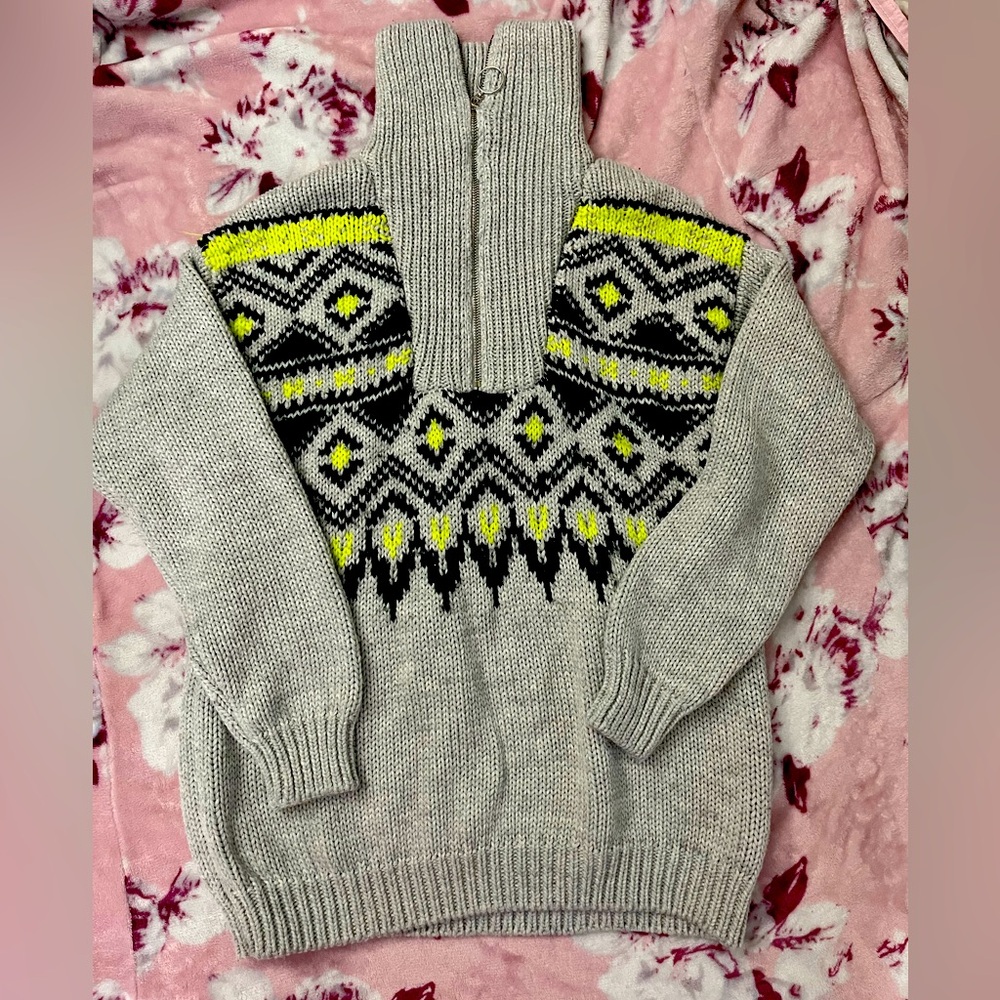 🥀Gray and Neon Stretchy Oversized Sweater🥀